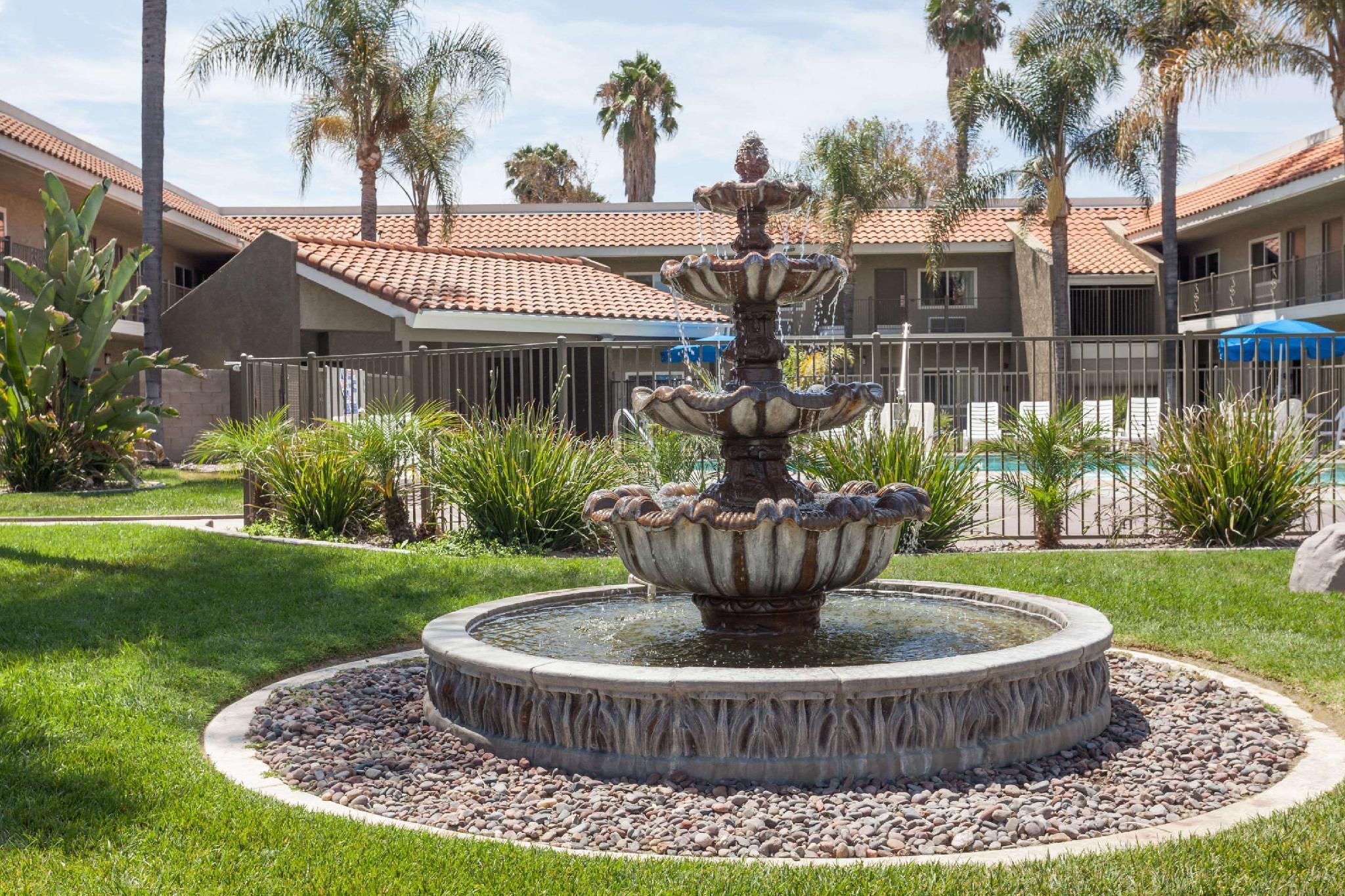 Travelodge By Wyndham Hemet Ca Exterior foto